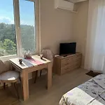 за гости сънрайз флора бийч Appartamento