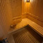 за гости сънрайз флора бийч Appartamento Pomorie