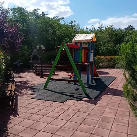 за гости сънрайз флора бийч Appartement Pomorie
