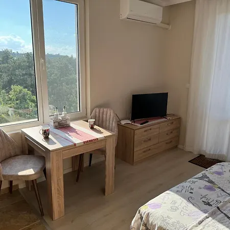 за гости сънрайз флора бийч Appartement