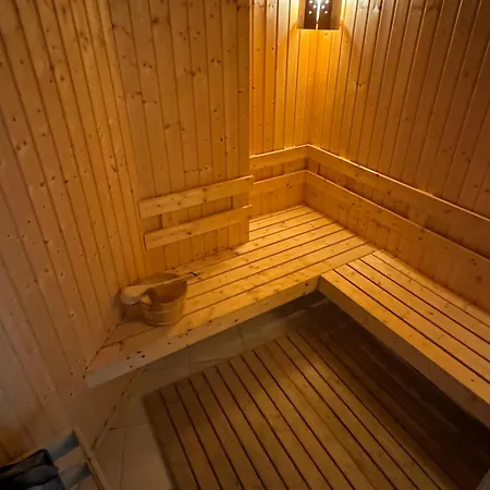 за гости сънрайз флора бийч Appartement Pomorie